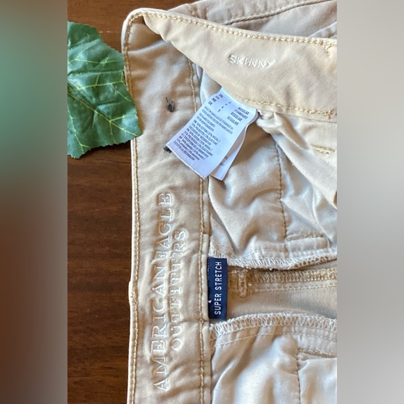 Women’s Super Stretch Khaki Jeans Size 4 Regular - Picture 3 of 4